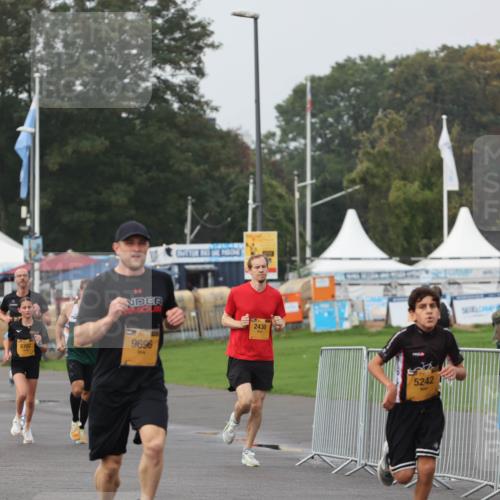 13.09.2026 - Kiel Lauf Andreas Tolksdorf http://msf.ph/oto/10295885 13.09.2026 09:22:48 Kiellinie 3174, 8702, 9696, 2430, 5242 meine-sportfotos.de