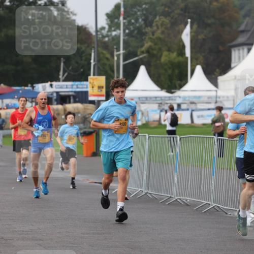 13.09.2026 - Kiel Lauf Andreas Tolksdorf http://msf.ph/oto/10295927 13.09.2026 09:23:00 Kiellinie 10444, 7827, 220, 41, 38, 2455 meine-sportfotos.de