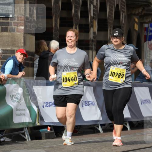 13.09.2026 - 21. swb-Marathon Bremen Strokosch-Dieckow http://msf.ph/oto/10295988 13.09.2026 11:27:29 Ziel 12377, 12408 meine-sportfotos.de