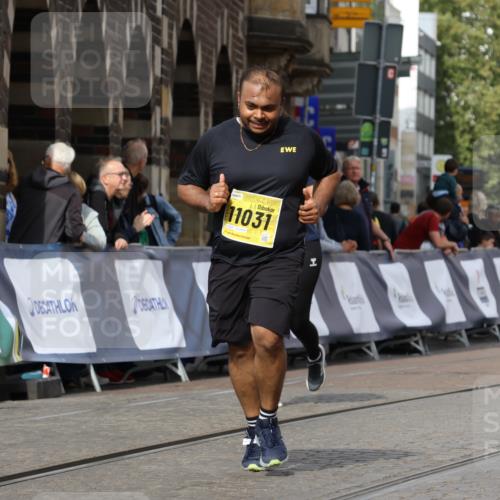 13.09.2026 - 21. swb-Marathon Bremen Strokosch-Dieckow http://msf.ph/oto/10296048 13.09.2026 11:27:32 Ziel  meine-sportfotos.de