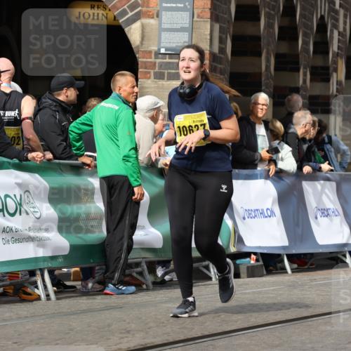 13.09.2026 - 21. swb-Marathon Bremen Strokosch-Dieckow http://msf.ph/oto/10296084 13.09.2026 11:27:35 Ziel 10440, 10789, 11031 meine-sportfotos.de