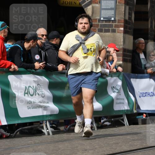 13.09.2026 - 21. swb-Marathon Bremen Strokosch-Dieckow http://msf.ph/oto/10296105 13.09.2026 11:28:28 Ziel  meine-sportfotos.de
