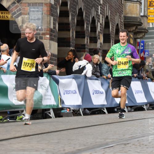 13.09.2026 - 21. swb-Marathon Bremen Strokosch-Dieckow http://msf.ph/oto/10296237 13.09.2026 10:48:07 Ziel 10172, 10210, 10393, 10592, 10594, 10860, 11018, 11360, 11634, 11809, 11894, 12077, 12278, 12547, 12558, 10316, 10421, 10638, 11058, 11135, 11241, 11781, 11815, 12259 meine-sportfotos.de