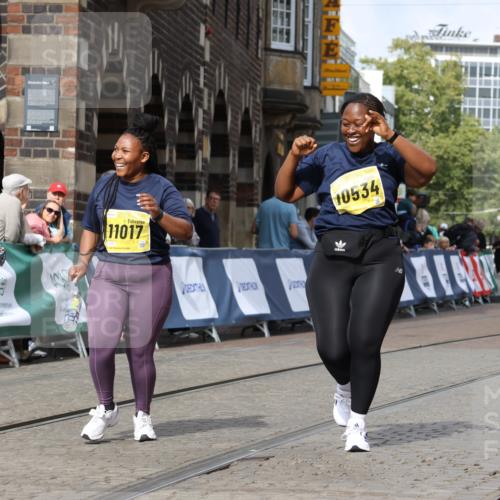 13.09.2026 - 21. swb-Marathon Bremen Strokosch-Dieckow http://msf.ph/oto/10296243 13.09.2026 11:28:34 Ziel 11161 meine-sportfotos.de