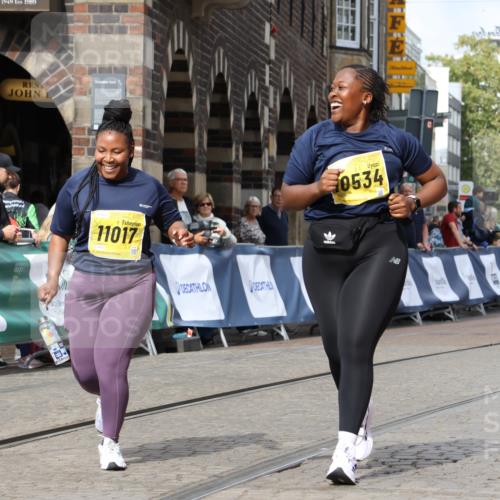 13.09.2026 - 21. swb-Marathon Bremen Strokosch-Dieckow http://msf.ph/oto/10296310 13.09.2026 11:28:35 Ziel 11161 meine-sportfotos.de