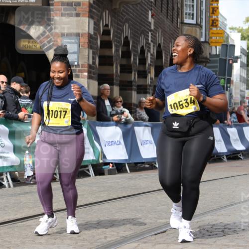 13.09.2026 - 21. swb-Marathon Bremen Strokosch-Dieckow http://msf.ph/oto/10296327 13.09.2026 11:28:35 Ziel 11161 meine-sportfotos.de