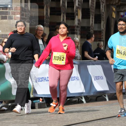 13.09.2026 - 21. swb-Marathon Bremen Strokosch-Dieckow http://msf.ph/oto/10296388 13.09.2026 11:29:13 Ziel 10387 meine-sportfotos.de