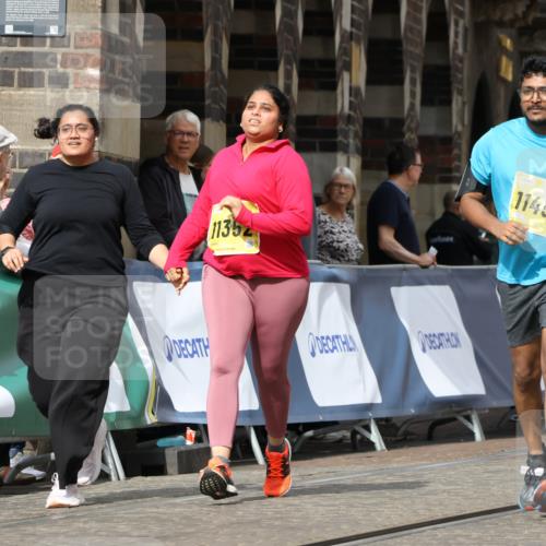 13.09.2026 - 21. swb-Marathon Bremen Strokosch-Dieckow http://msf.ph/oto/10296402 13.09.2026 11:29:13 Ziel 10387 meine-sportfotos.de