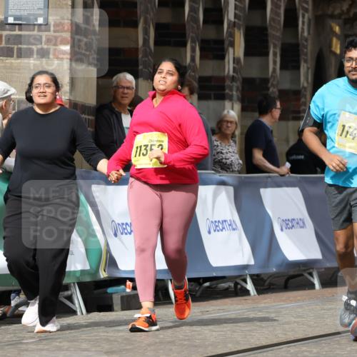 13.09.2026 - 21. swb-Marathon Bremen Strokosch-Dieckow http://msf.ph/oto/10296410 13.09.2026 11:29:13 Ziel 10387 meine-sportfotos.de
