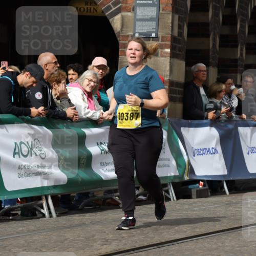13.09.2026 - 21. swb-Marathon Bremen Strokosch-Dieckow http://msf.ph/oto/10296465 13.09.2026 11:29:34 Ziel 11352, 11444, 11496, 11942 meine-sportfotos.de