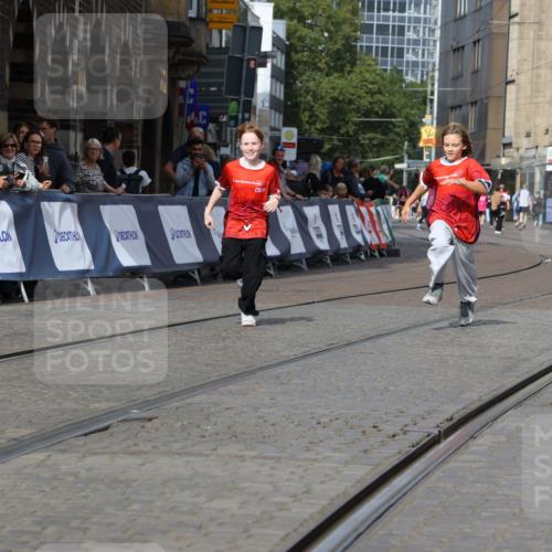 13.09.2026 - 21. swb-Marathon Bremen Strokosch-Dieckow http://msf.ph/oto/10296480 13.09.2026 11:29:45 Ziel 10387 meine-sportfotos.de