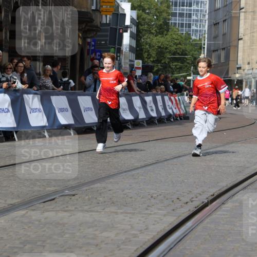 13.09.2026 - 21. swb-Marathon Bremen Strokosch-Dieckow http://msf.ph/oto/10296497 13.09.2026 11:29:45 Ziel 10387 meine-sportfotos.de