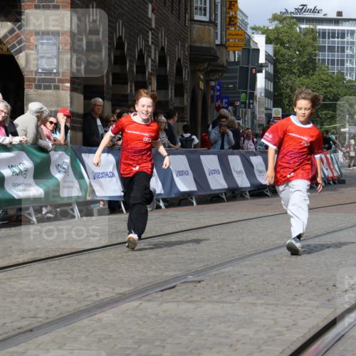 13.09.2026 - 21. swb-Marathon Bremen Strokosch-Dieckow http://msf.ph/oto/10296529 13.09.2026 11:29:46 Ziel 10387 meine-sportfotos.de