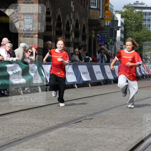 13.09.2026 - 21. swb-Marathon Bremen Strokosch-Dieckow http://msf.ph/oto/10296546 13.09.2026 11:29:46 Ziel 10387 meine-sportfotos.de
