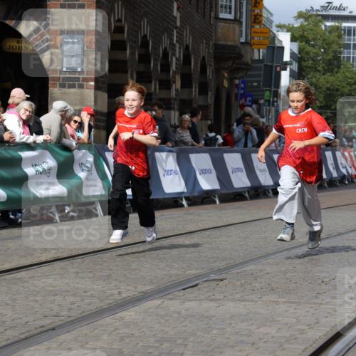 13.09.2026 - 21. swb-Marathon Bremen Strokosch-Dieckow http://msf.ph/oto/10296555 13.09.2026 11:29:46 Ziel 10387 meine-sportfotos.de