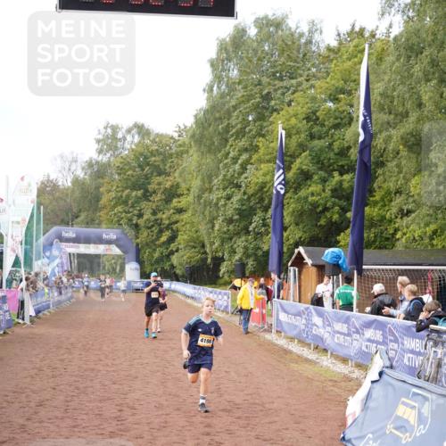13.09.2026 - Airport Race Dennis Weichert http://msf.ph/oto/10296588 13.09.2026 10:33:30 Ziel 4189, 4193, 4196, 5001, 5295, 5483 meine-sportfotos.de