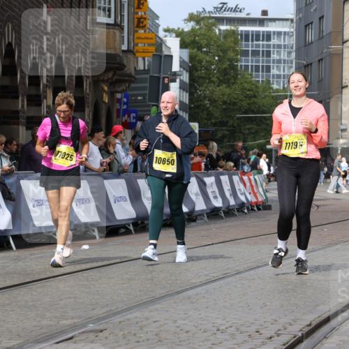 13.09.2026 - 21. swb-Marathon Bremen Strokosch-Dieckow http://msf.ph/oto/10296605 13.09.2026 11:30:37 Ziel 12535 meine-sportfotos.de
