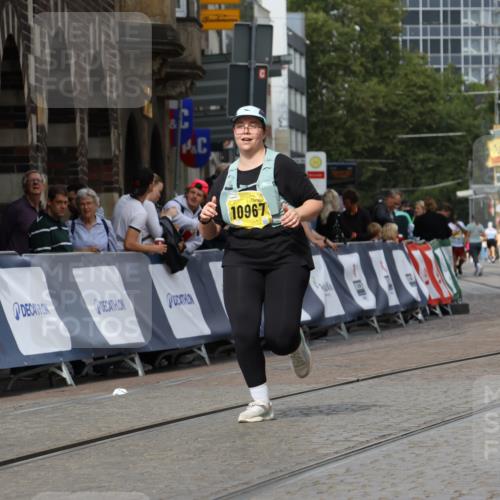 13.09.2026 - 21. swb-Marathon Bremen Strokosch-Dieckow http://msf.ph/oto/10296640 13.09.2026 11:31:11 Ziel 12535 meine-sportfotos.de
