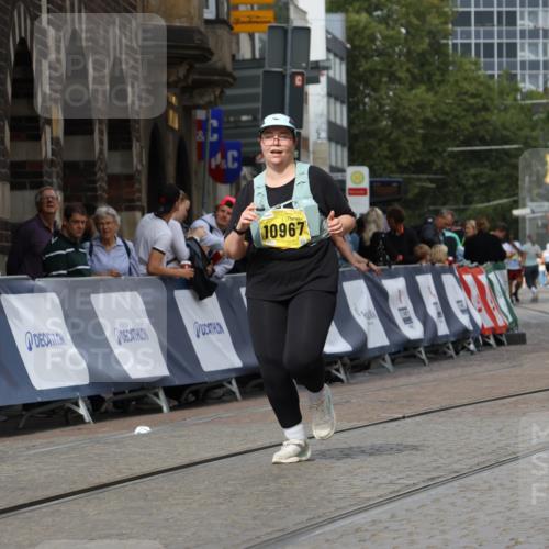 13.09.2026 - 21. swb-Marathon Bremen Strokosch-Dieckow http://msf.ph/oto/10296642 13.09.2026 11:31:11 Ziel 12535 meine-sportfotos.de