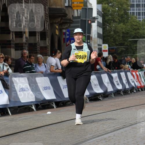 13.09.2026 - 21. swb-Marathon Bremen Strokosch-Dieckow http://msf.ph/oto/10296654 13.09.2026 11:31:11 Ziel 12535 meine-sportfotos.de