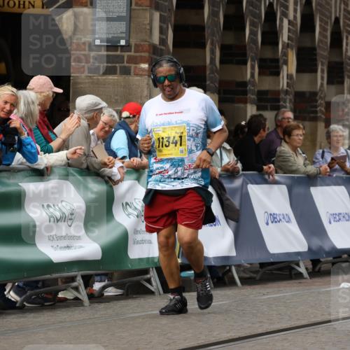 13.09.2026 - 21. swb-Marathon Bremen Strokosch-Dieckow http://msf.ph/oto/10296672 13.09.2026 11:31:55 Ziel  meine-sportfotos.de