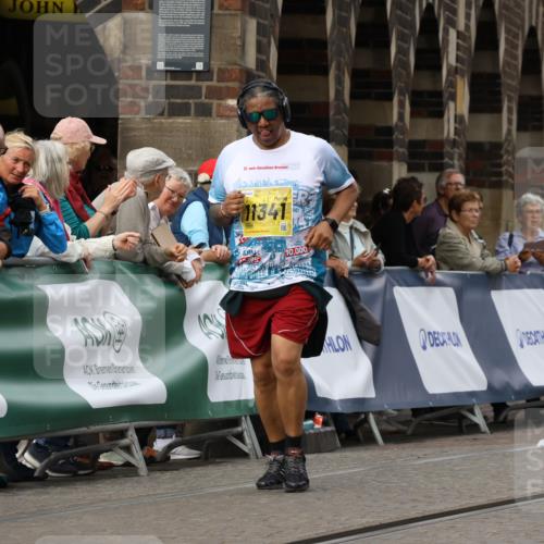 13.09.2026 - 21. swb-Marathon Bremen Strokosch-Dieckow http://msf.ph/oto/10296675 13.09.2026 11:31:55 Ziel  meine-sportfotos.de