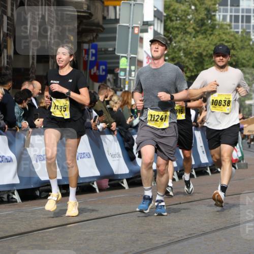 13.09.2026 - 21. swb-Marathon Bremen Strokosch-Dieckow http://msf.ph/oto/10296686 13.09.2026 10:48:24 Ziel 10142, 10316, 10329, 11058, 11193, 11360, 11735, 11781, 12278, 12354, 12487, 13620, 10231, 10269, 10426, 10489, 10538, 10770, 10814, 10917, 10993, 11196, 11372, 11582, 11611, 11837, 13570 meine-sportfotos.de