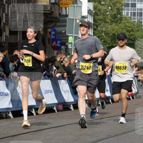 13.09.2026 - 21. swb-Marathon Bremen Strokosch-Dieckow http://msf.ph/oto/10296702 13.09.2026 10:48:24 Ziel 10142, 10316, 10329, 11058, 11193, 11360, 11735, 11781, 12278, 12354, 12487, 13620, 10231, 10269, 10426, 10489, 10538, 10770, 10814, 10917, 10993, 11196, 11372, 11582, 11611, 11837, 13570 meine-sportfotos.de