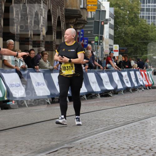 13.09.2026 - 21. swb-Marathon Bremen Strokosch-Dieckow http://msf.ph/oto/10296718 13.09.2026 11:32:00 Ziel 11341 meine-sportfotos.de