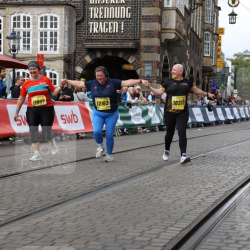 13.09.2026 - 21. swb-Marathon Bremen Strokosch-Dieckow http://msf.ph/oto/10296729 13.09.2026 11:32:02 Ziel 11341 meine-sportfotos.de