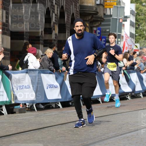 13.09.2026 - 21. swb-Marathon Bremen Strokosch-Dieckow http://msf.ph/oto/10296747 13.09.2026 10:48:29 Ziel 10142, 10316, 10329, 10638, 11058, 11135, 11193, 11241, 11781, 12354, 12487, 13620, 10231, 10269, 10489, 10538, 10770, 10814, 10815, 10917, 10993, 11196, 11372, 11611 meine-sportfotos.de