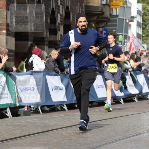 13.09.2026 - 21. swb-Marathon Bremen Strokosch-Dieckow http://msf.ph/oto/10296765 13.09.2026 10:48:29 Ziel 10142, 10316, 10329, 10638, 11058, 11135, 11193, 11241, 11781, 12354, 12487, 13620, 10231, 10269, 10489, 10538, 10770, 10814, 10815, 10917, 10993, 11196, 11372, 11611 meine-sportfotos.de
