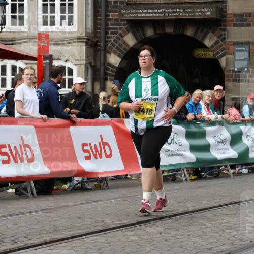 13.09.2026 - 21. swb-Marathon Bremen Strokosch-Dieckow http://msf.ph/oto/10296781 13.09.2026 11:32:49 Ziel  meine-sportfotos.de