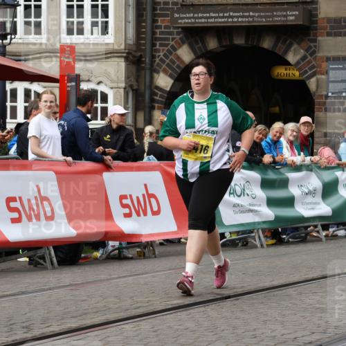 13.09.2026 - 21. swb-Marathon Bremen Strokosch-Dieckow http://msf.ph/oto/10296785 13.09.2026 11:32:49 Ziel  meine-sportfotos.de