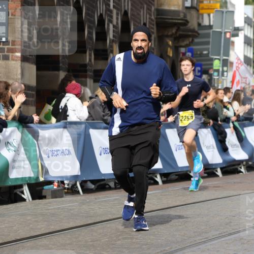 13.09.2026 - 21. swb-Marathon Bremen Strokosch-Dieckow http://msf.ph/oto/10296791 13.09.2026 10:48:29 Ziel 10142, 10316, 10329, 10638, 11058, 11135, 11193, 11241, 11781, 12354, 12487, 13620, 10231, 10269, 10489, 10538, 10770, 10814, 10815, 10917, 10993, 11196, 11372, 11611 meine-sportfotos.de