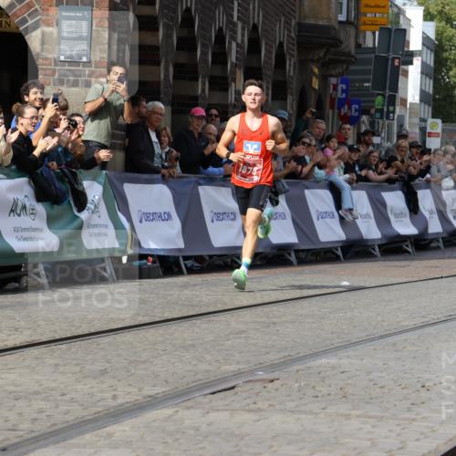 13.09.2026 - 21. swb-Marathon Bremen Strokosch-Dieckow http://msf.ph/oto/10296799 13.09.2026 12:09:01 Ziel 1878, 133 meine-sportfotos.de