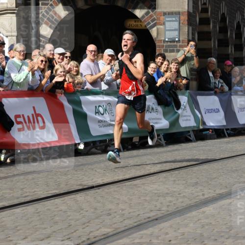 13.09.2026 - 21. swb-Marathon Bremen Strokosch-Dieckow http://msf.ph/oto/10296842 13.09.2026 12:09:41 Ziel 133 meine-sportfotos.de
