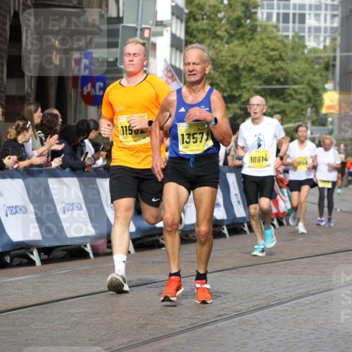 13.09.2026 - 21. swb-Marathon Bremen Strokosch-Dieckow http://msf.ph/oto/10296843 13.09.2026 10:48:34 Ziel 10142, 10316, 10329, 10421, 10638, 11058, 11135, 11193, 11241, 11683, 11781, 11815, 12259, 10815, 10917, 11372, 11611, 11885, 13512 meine-sportfotos.de