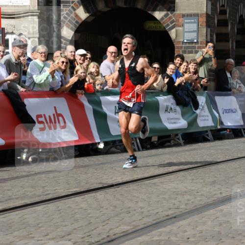 13.09.2026 - 21. swb-Marathon Bremen Strokosch-Dieckow http://msf.ph/oto/10296848 13.09.2026 12:09:41 Ziel 133 meine-sportfotos.de
