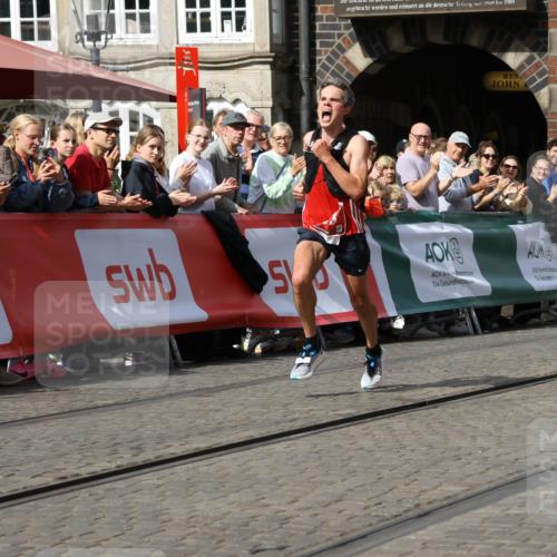 13.09.2026 - 21. swb-Marathon Bremen Strokosch-Dieckow http://msf.ph/oto/10296866 13.09.2026 12:09:42 Ziel 133 meine-sportfotos.de