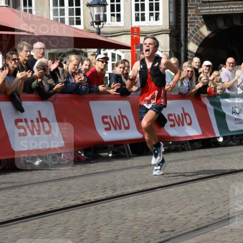 13.09.2026 - 21. swb-Marathon Bremen Strokosch-Dieckow http://msf.ph/oto/10296877 13.09.2026 12:09:42 Ziel 133 meine-sportfotos.de