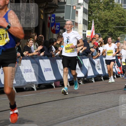 13.09.2026 - 21. swb-Marathon Bremen Strokosch-Dieckow http://msf.ph/oto/10296881 13.09.2026 10:48:36 Ziel 10316, 10329, 10421, 10638, 11058, 11135, 11241, 11683, 11781, 11815, 12259, 10815, 10917, 11372, 11885, 13512 meine-sportfotos.de