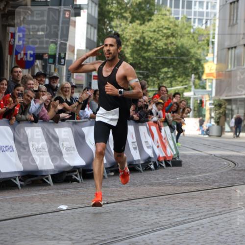 13.09.2026 - 21. swb-Marathon Bremen Strokosch-Dieckow http://msf.ph/oto/10296900 13.09.2026 12:17:20 Ziel 1109 meine-sportfotos.de