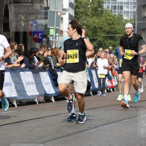 13.09.2026 - 21. swb-Marathon Bremen Strokosch-Dieckow http://msf.ph/oto/10296922 13.09.2026 10:48:38 Ziel 10316, 10421, 10638, 11058, 11135, 11241, 11582, 11683, 11781, 11815, 12259, 13570, 10815, 11885, 12204, 13512 meine-sportfotos.de