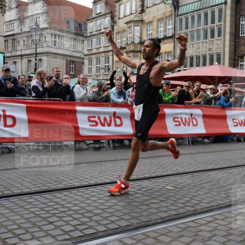 13.09.2026 - 21. swb-Marathon Bremen Strokosch-Dieckow http://msf.ph/oto/10296927 13.09.2026 12:17:24 Ziel 1109 meine-sportfotos.de