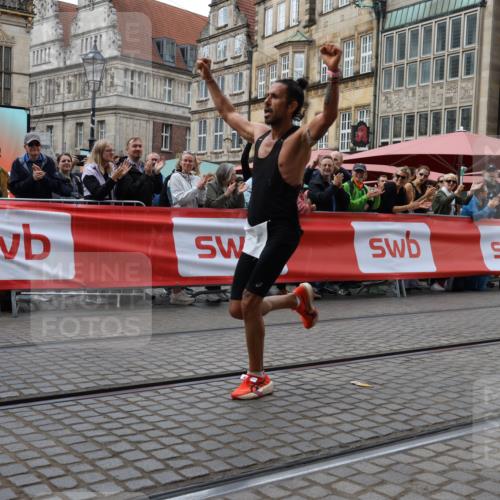 13.09.2026 - 21. swb-Marathon Bremen Strokosch-Dieckow http://msf.ph/oto/10296930 13.09.2026 12:17:24 Ziel 1109 meine-sportfotos.de