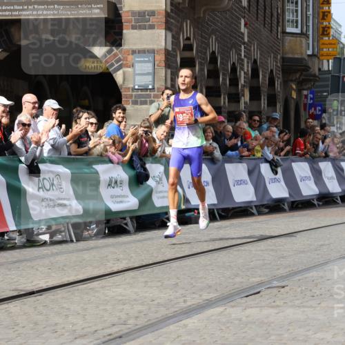13.09.2026 - 21. swb-Marathon Bremen Strokosch-Dieckow http://msf.ph/oto/10296936 13.09.2026 12:18:09 Ziel 1956 meine-sportfotos.de