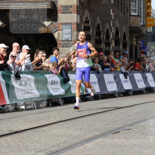 13.09.2026 - 21. swb-Marathon Bremen Strokosch-Dieckow http://msf.ph/oto/10296939 13.09.2026 12:18:09 Ziel 1956 meine-sportfotos.de