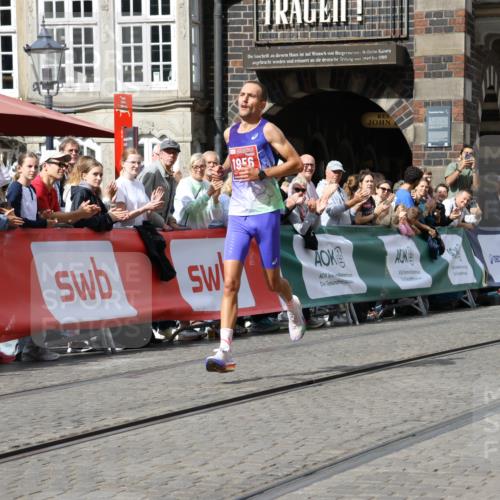 13.09.2026 - 21. swb-Marathon Bremen Strokosch-Dieckow http://msf.ph/oto/10296957 13.09.2026 12:18:10 Ziel 1956 meine-sportfotos.de