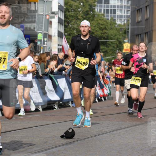13.09.2026 - 21. swb-Marathon Bremen Strokosch-Dieckow http://msf.ph/oto/10296958 13.09.2026 10:48:39 Ziel 10316, 10421, 10426, 10638, 11058, 11135, 11241, 11582, 11683, 11781, 11815, 11837, 12259, 13570, 10815, 11885, 12204, 13512 meine-sportfotos.de
